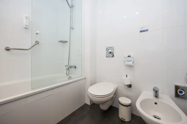 غرفة قياسية بسريرين منفصلين، Holiday Inn Express Barcelona Montmelo 5/7