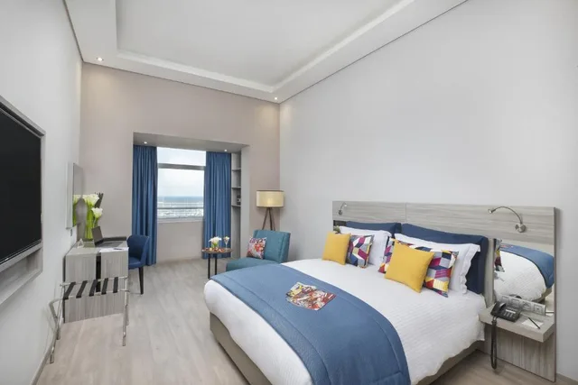 جناح جونيور بسرير كوين، Marina Bay City Center Tangier 2/2