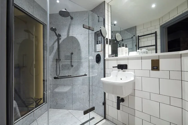 غرفة قياسية بسرير فردي، voco Manchester - City Centre, an IHG Hotel 2/2