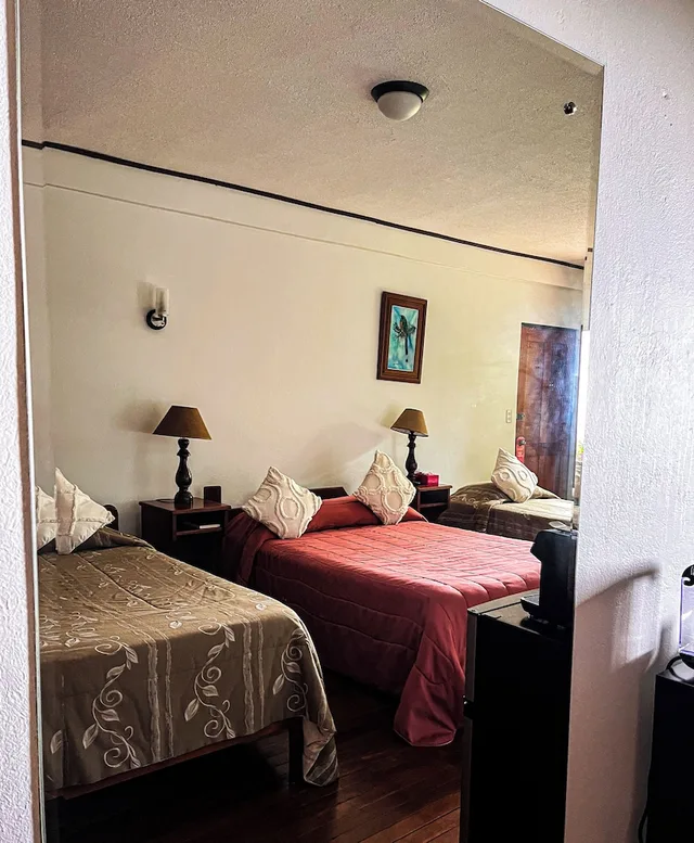 غرفة قياسية بسرير مزدوج وسرير فردي بإطلالة على الحديقة، Hotel de Montana Monteverde 7/10