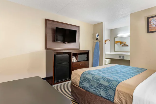 غرفة بسرير كوين، Econo Lodge Florence - Darlington 1/2