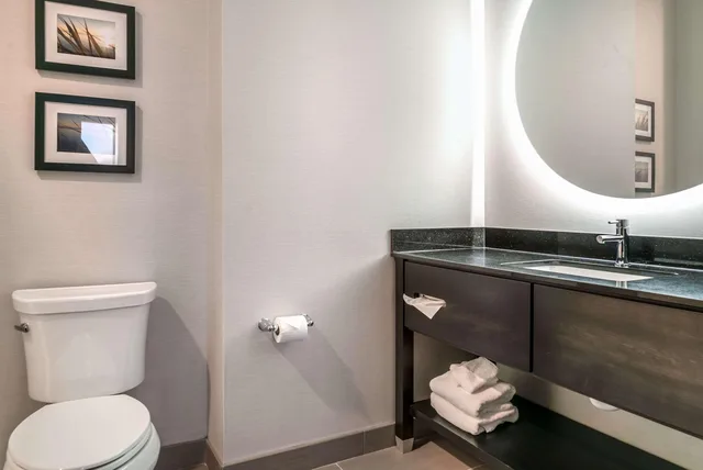 جناح بسرير كينج، Comfort Inn & Suites Adrian 5/5