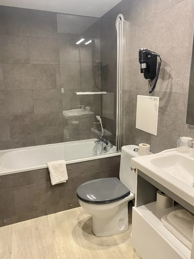 Room, Twin Beds, De Bordeaux 4/4
