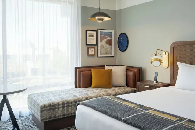 Tower, Classic, King Bed, Accessible، Asher Adams, Autograph Collection 2/4