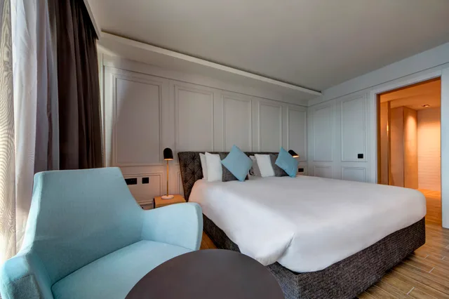 غرفة ديلوكس بسرير مزدوج أو سريرين منفصلين بإطلالة على البحر، Land's End Boutique Hotel 2/4