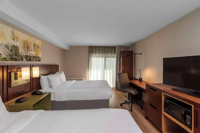 Standard, 2 Queen Beds, Ground Floor, Comfort Inn Sudbury East 5/10