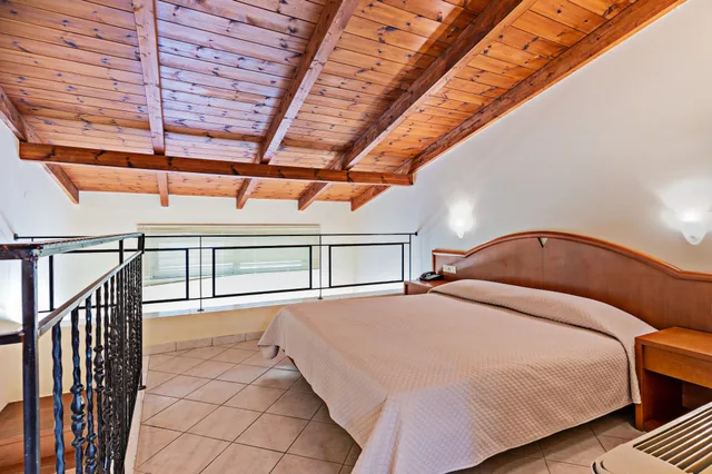 Maisonette, Twin Beds, Sofa، Hydramis Palace 2/4