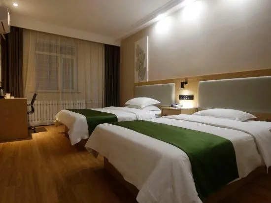 Smart, Family, 1 Double and 1 Single Bed، GreenTree Inn Liaoning Province Huludao City Xingcheng Shoushan Express Hotel 1/1