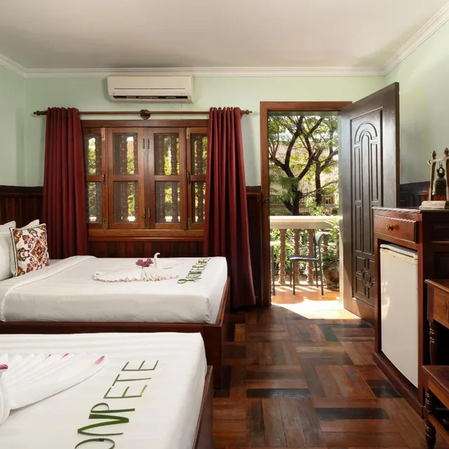 غرفة ديلوكس بسرير مزدوج أو سريرين منفصلين بشرفة بحوض استحمام، Siem Reap Center Hotel 7/10