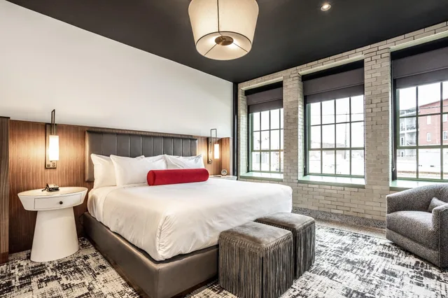 جناح لذوي الإعاقة، Bottleworks Hotel 3/6