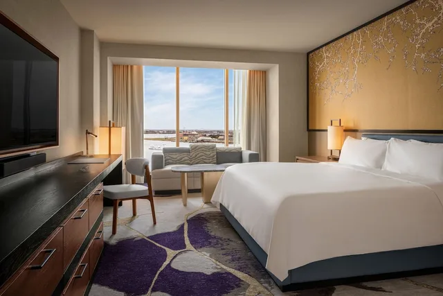 Nobu, Luxury, King Bed, River View، Harrah's New Orleans - A Caesars Rewards Destination 1/3