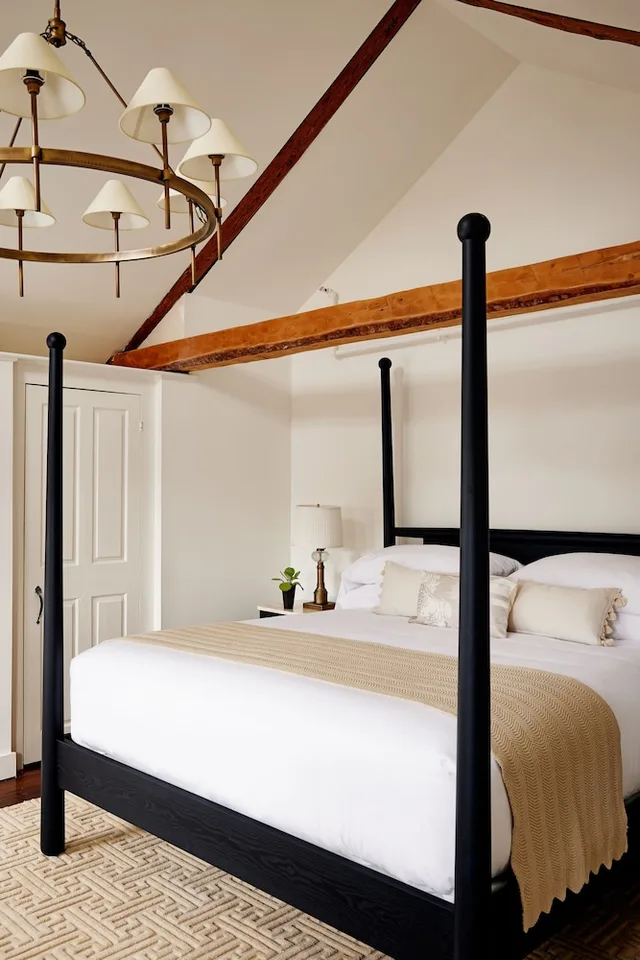Suite, House, King Bed، Kennebunkport Captains Collection 1/2