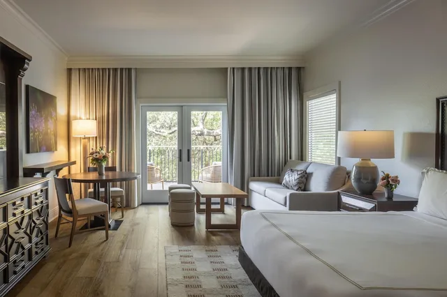 1 Bedroom, Briscoe, Suite, Villa, King Bed, Signia by Hilton La Cantera Resort & Spa 1/2
