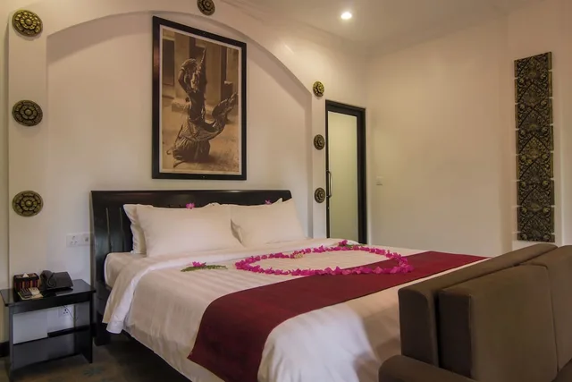 غرفة ديلوكس بسرير كينج بإطلالة على المسبح، La Residence WatBo Hotel 10/10