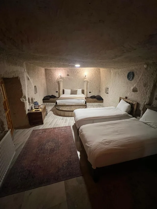 غرفة عائلية بسريرين منفصلين وسرير كينج، Mia Cappadocia Cave Hotel 2/4