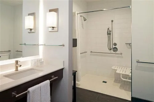 استوديو لذوي الإعاقة، Homewood Suites by Hilton Los Angeles International Airport 2/2