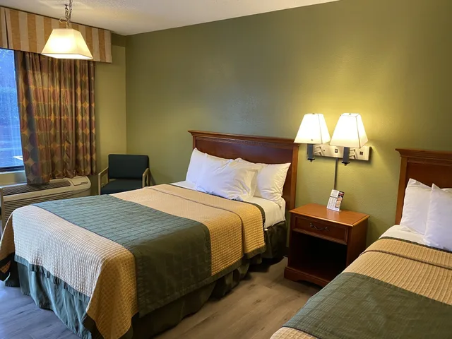 غرفة مفردة بسرير كينج للمدخنين، Americas Best Value Inn 2/4