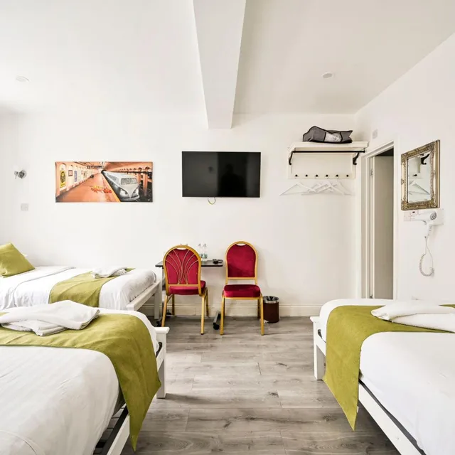 غرفة رباعية بحمام خاص، City London Hotel 3/8