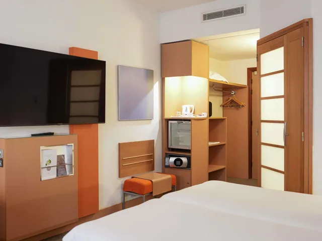 غرفة سوبيريور بسرير مزدوج، Novotel Tunis 6/8
