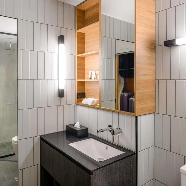 Interior, Classic, King Bed, 2 Queen Beds, Movenpick Hotel Hobart 5/8