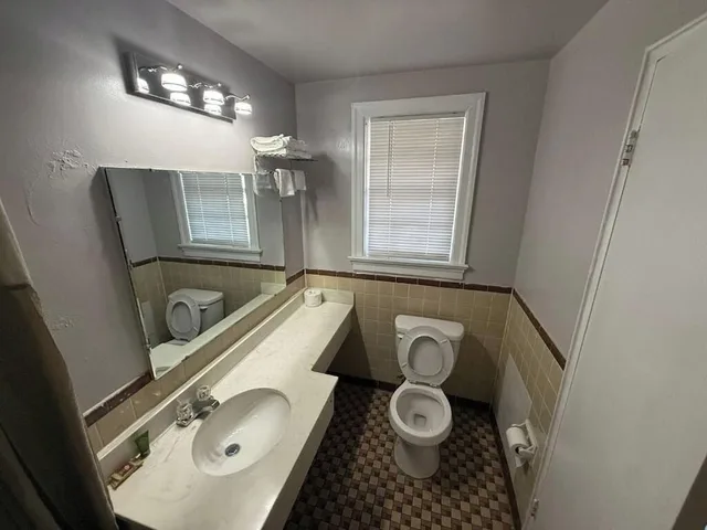 غرفة بسرير كينج للمدخنين، Economy Inn Pleasantville,Nj 2/2