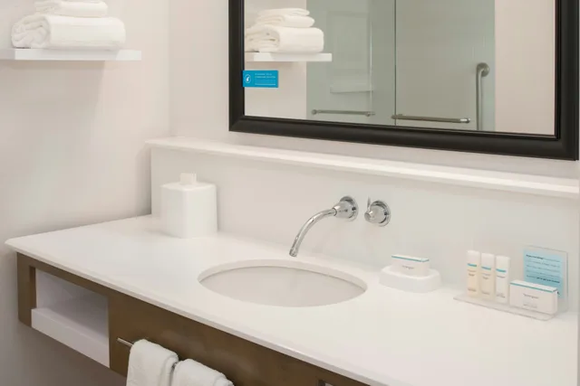 غرفة بسرير كينج، Hampton Inn and Suites by Hilton Portland-Pearl District 4/4