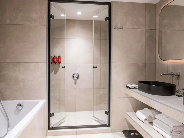 جناح جونيور بسرير مزدوج مع أريكة، Pullman Lyon 4/7