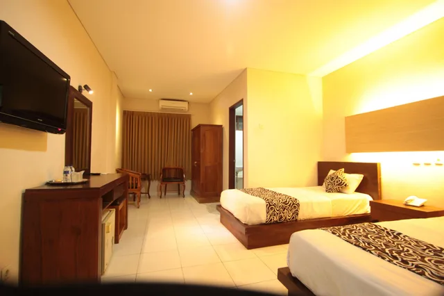 Superior, Double Bed, Bakung Sari Resort And Spa 3/3