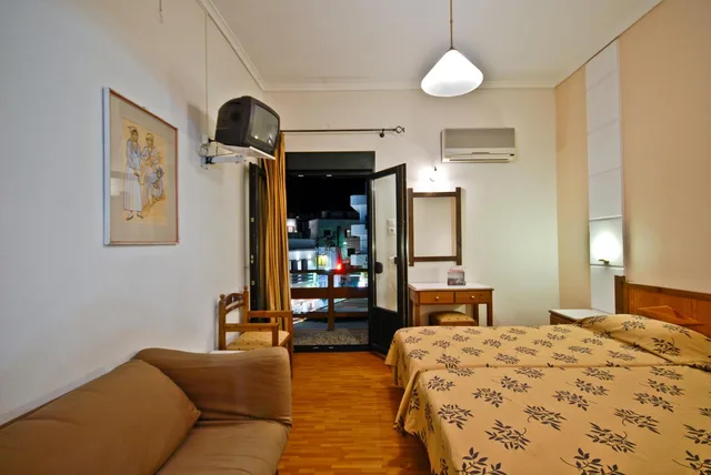 Room, Twin Beds, Town View, Sofa، Coronis 3/5