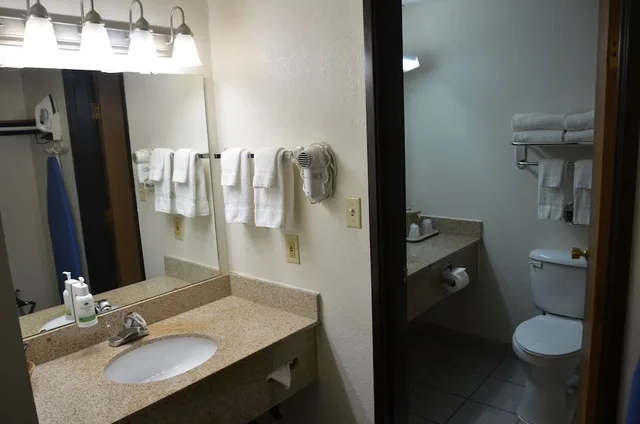 غرفة سوبيريور بسرير كينج مع أريكة، Park Inn by Radisson Maryville 4/4