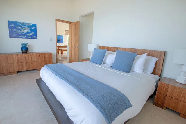 3 Bedrooms, Conch, Villa, 3 King Beds, Ocean Front، SAILROCK RESORT 1/2