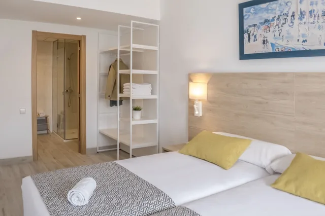 شقة عائلية بأربعة أسرّة بغرفتي نوم مع أريكة، Aparthotel Cye Holiday Centre 2/7