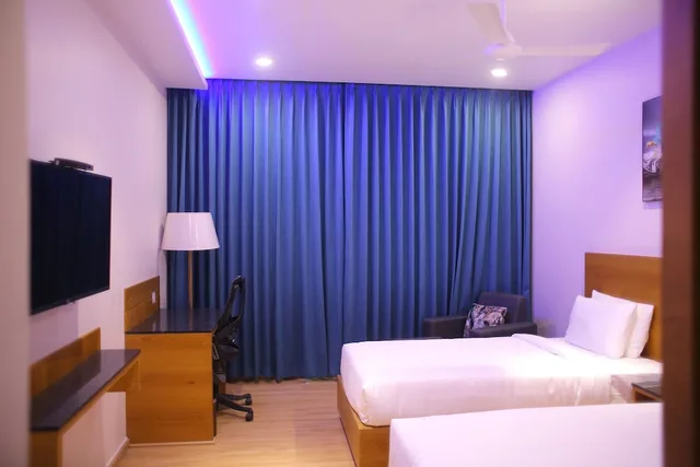 غرفة قياسية بسريرين منفصلين، Comfort Inn Kaikaluru 1/4