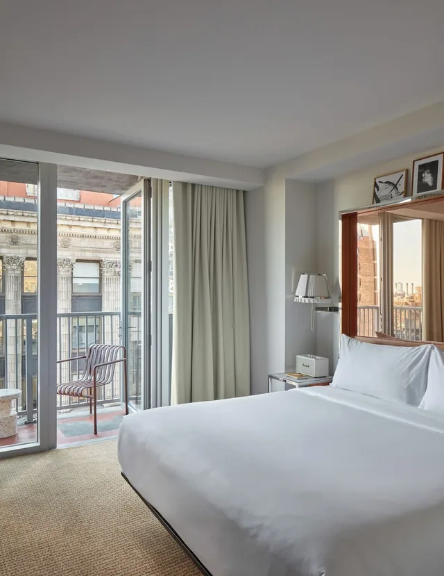 Studio, King Bed, Balcony, Hotel Park Ave 2/4