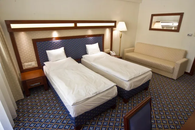 غرفة ديلوكس بسرير مزدوج بشرفة، Centrum Hotel Debrecen 4/10