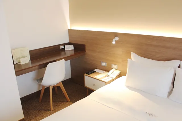 غرفة مفردة بسرير كوين، Habitat Hotel 4/5