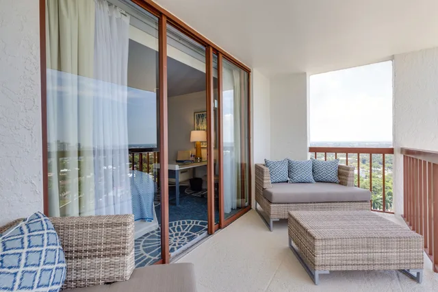 Room, King Bed, Gulf View، Signia Hilton Naples Grande Beach Resort 6/10