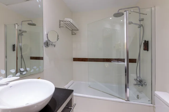 غرفة قياسية رباعية، Hotel Suizo 6/7