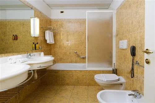غرفة كلاسيكية بسرير مزدوج، Altafiumara Resort & Spa 1/1