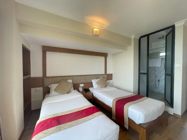 غرفة ديلوكس بسريرين منفصلين وسرير كينج، Hotel Himalayan Villa Pvt Ltd 5/10