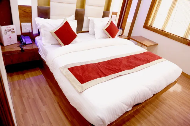 Super, Deluxe, Queen Bed، Hotel Pink City 2/5