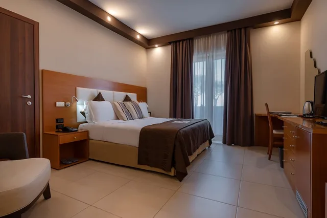 استوديو ديلوكس بسرير كوين بإطلالة على المسبح بمطبخ، Hotel Agora, Sure Hotel Collection by Best Western 1/4