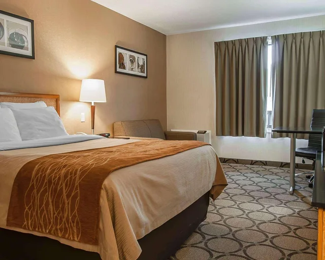 غرفة بسرير كوين، Comfort Inn Fredericton 1/2