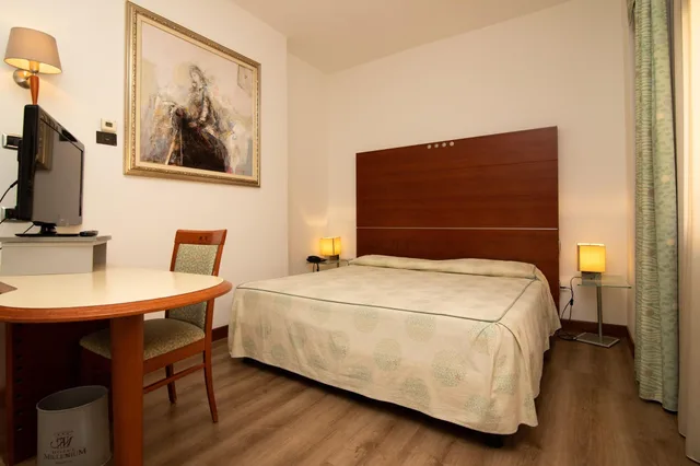 غرفة كلاسيكية ثلاثية، Millennhotel 1/4