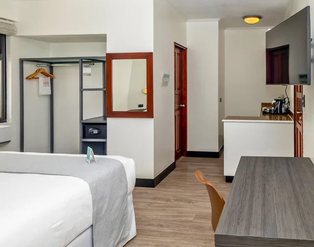 Connecting, Family Suite, Parque Del Lago Hotel 8/10