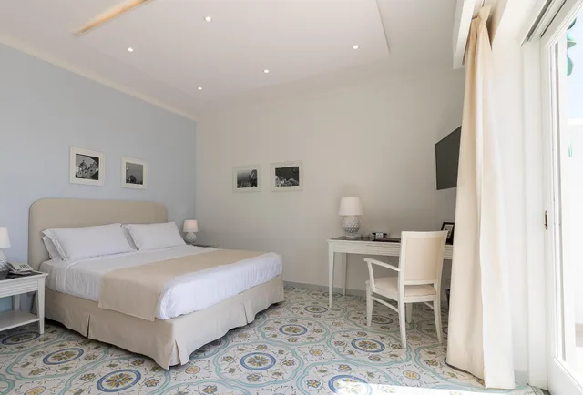 غرفة بسرير مزدوج أو سريرين منفصلين بإطلالة على البحر، Hotel Syrene Capri 4/8