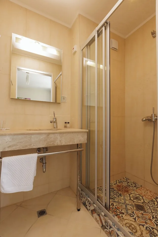 جناح كومفورت بغرفة نوم واحدة، Saint George Palace 5/5
