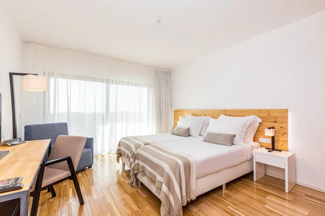 غرفة بسرير مزدوج أو سريرين منفصلين، Algarve Race Resort Hotel 1/2