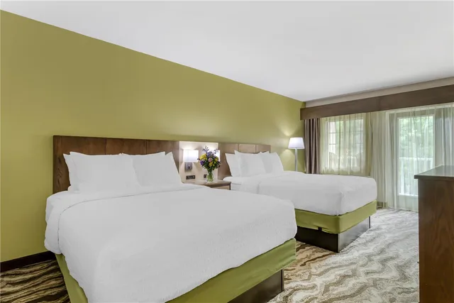 Room, 2 Queen Beds, River View, Balcony or Patio، Best Western Plus River Escape Inn & Suites 1/4