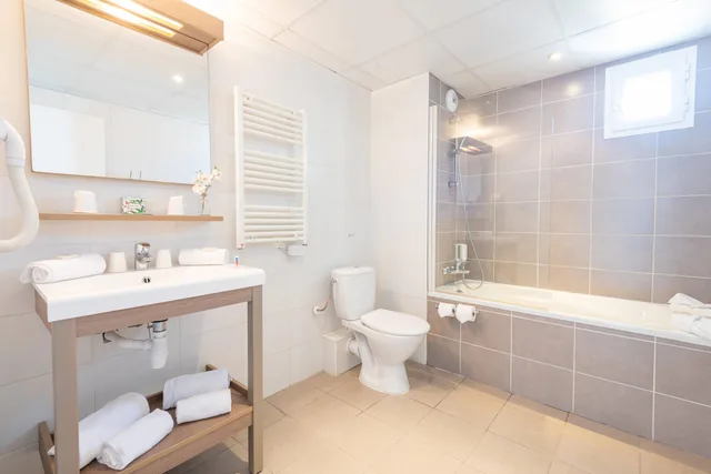 Upgrade, Queen Bed، Comfort Aparthotel Cannes Mandelieu 10/10